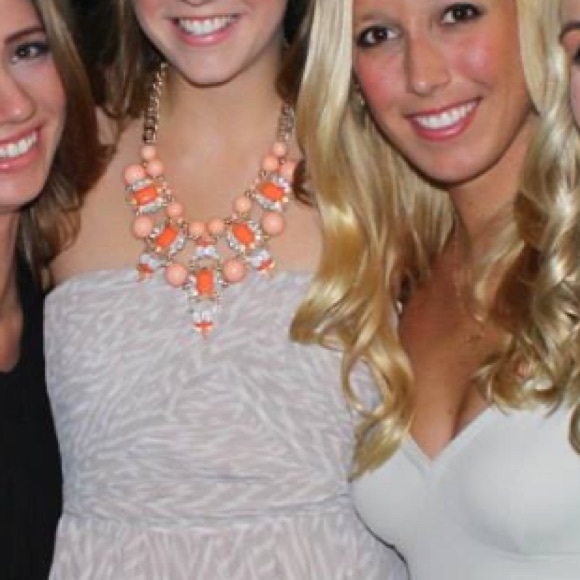 Statement necklace - Picture 3 of 3